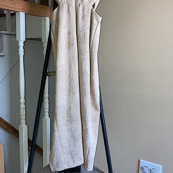 Nude evening dress - Picture 5 of 8